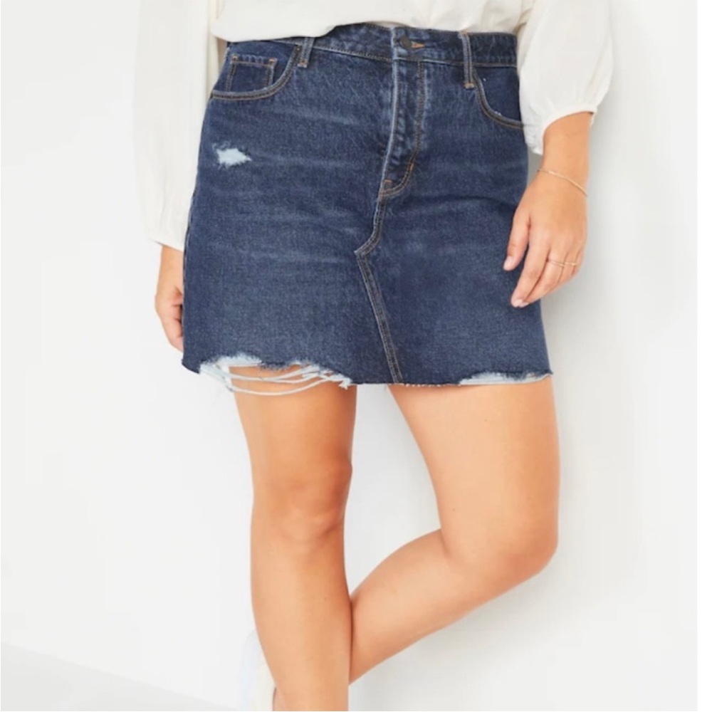 *NWOT* Old Navy Vintage Distressed Jean Skirt | Mid/High Waisted Raw/Frayed Hem